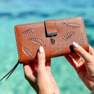 Vagabond Goods “Sea La Vie” brown wallet Wanderlust Beachly Box NEW